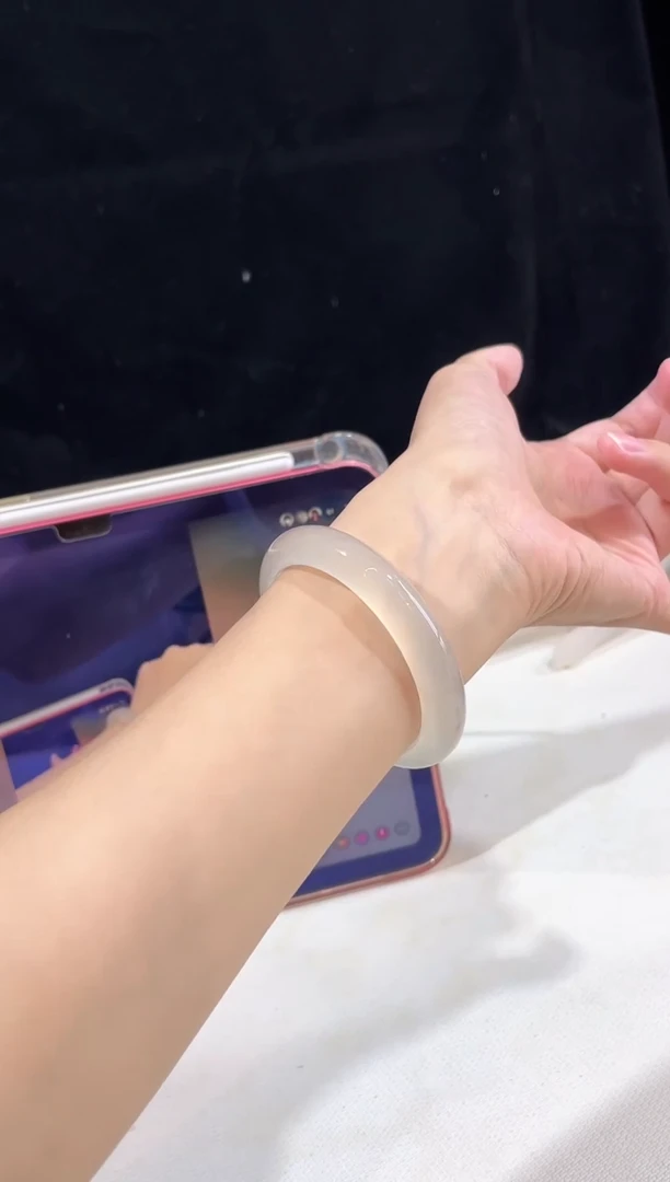 玛瑙/玉髓手镯未镶嵌54.4鉴赏期48小时