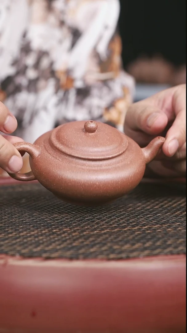 茶壶紫砂22号桃花泥扁灯微瑕180CC