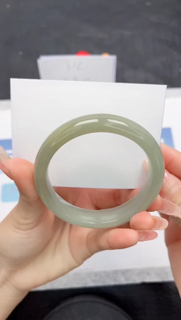 【闪购商品】石英质玉手镯未镶嵌L103-56.4