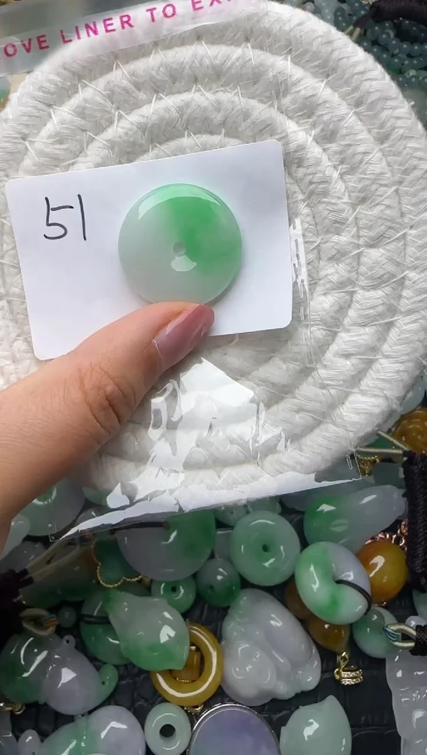 颈饰未镶嵌翡翠缅甸翡翠吊坠