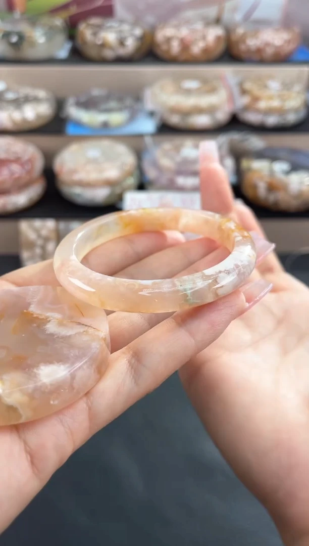 未镶嵌手镯石英质玉50