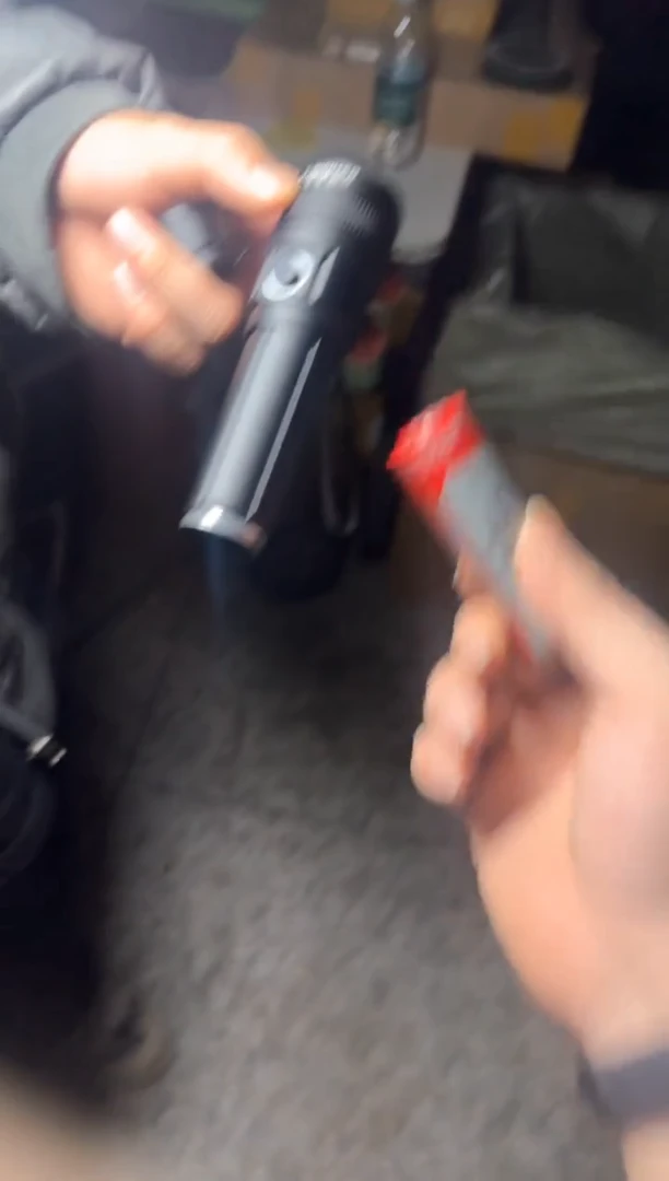 户外强光高亮手电筒