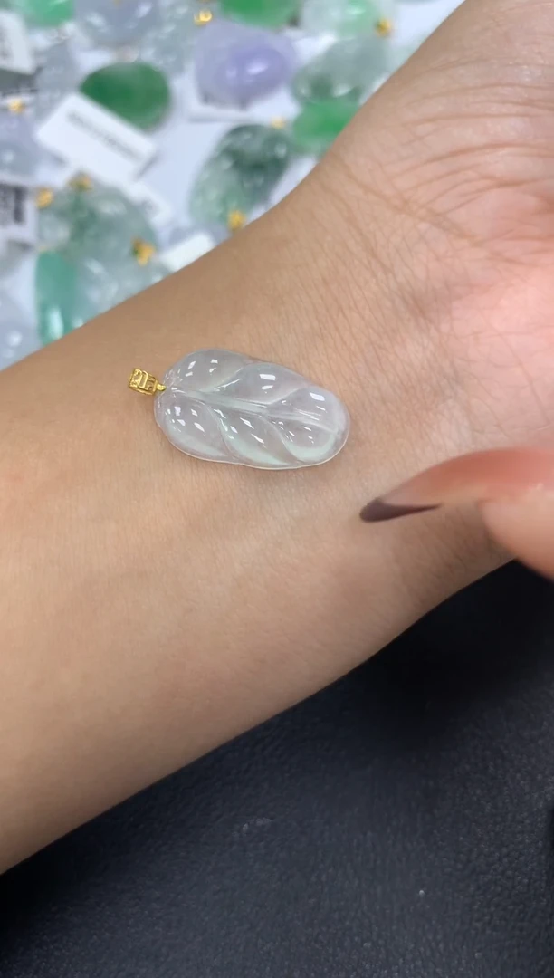 颈饰18K金镶嵌翡翠a货假一赔三支持复检百元上9元证书费自理1