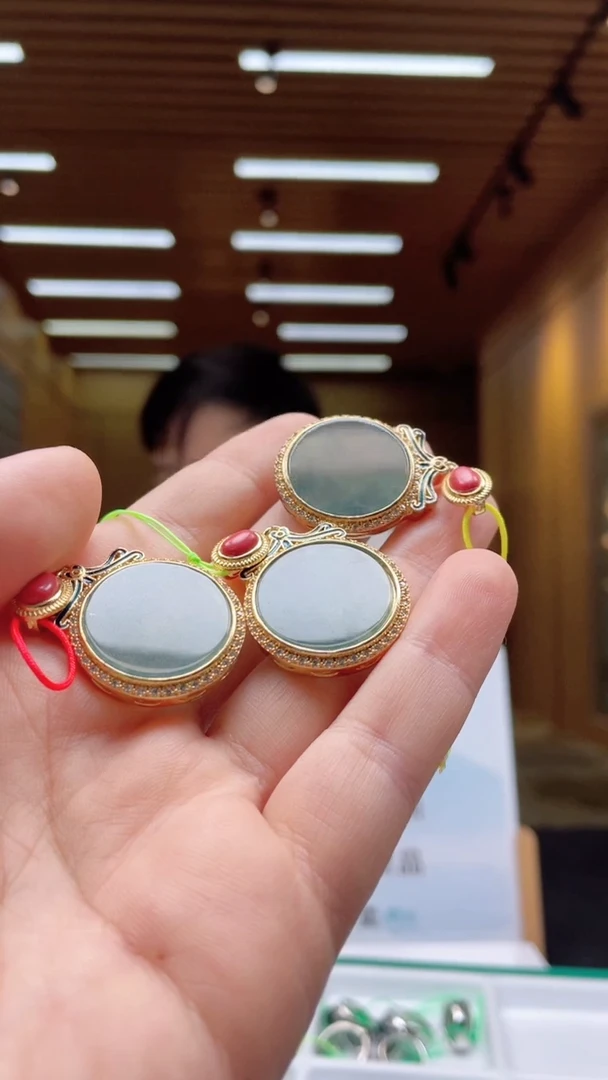 翡翠未镶嵌颈饰多样性发货（只发一件）x1210