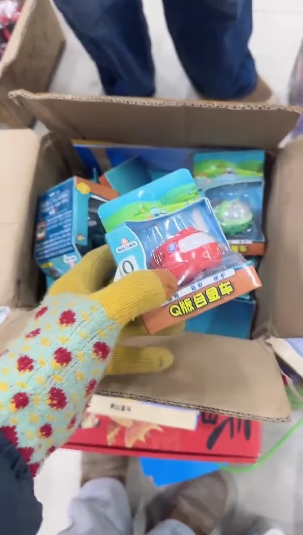 海底合金小车   颜色任意