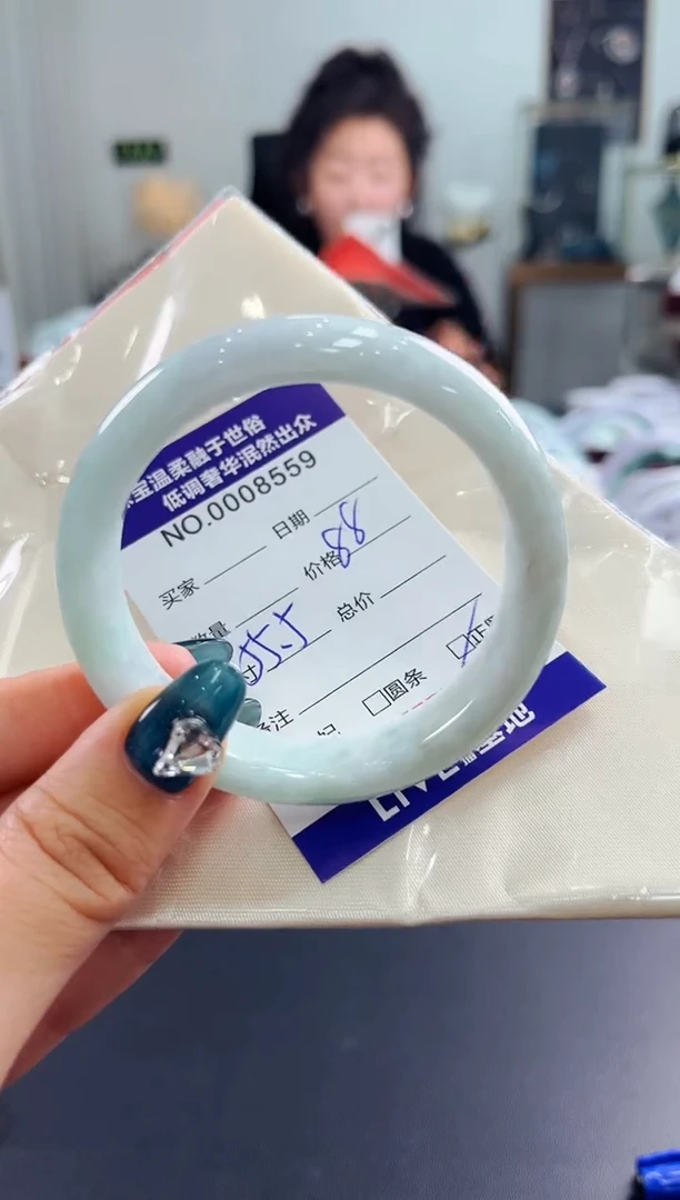 翡翠手镯未镶嵌天然缅甸A货翡翠