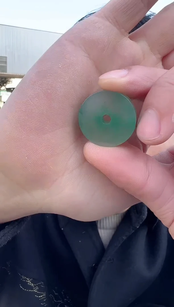 【闪购商品】石英质玉颈饰未镶嵌非洲翠平安扣