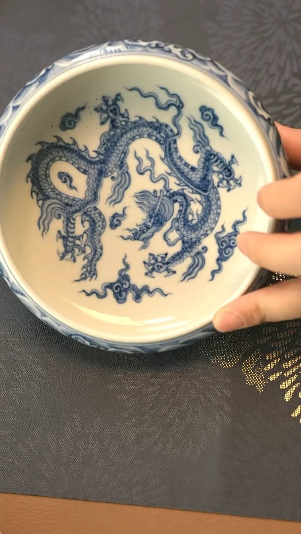 仿明青花江崖海水龙纹水洗