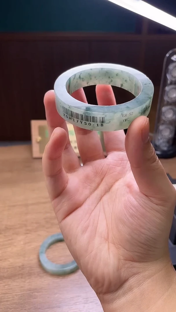 未镶嵌手镯定制翡翠王*、定制