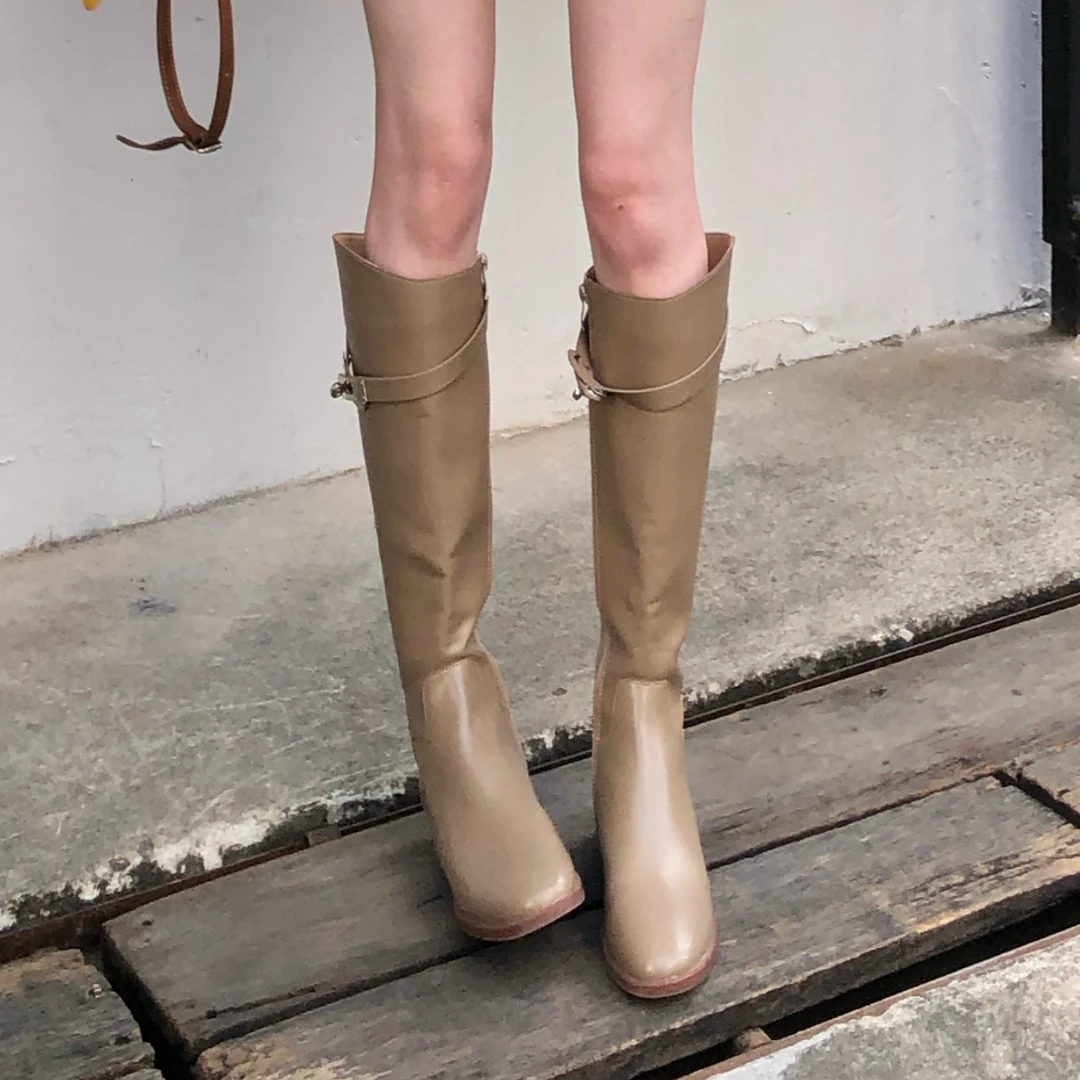 XIAOXIN【心动猎手】斜口锁扣灰色长筒显瘦骑士靴LWJ24C3S1679