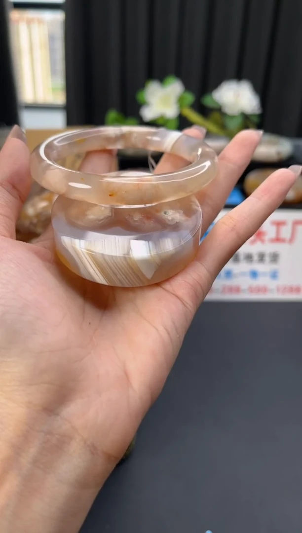 未镶嵌手镯石英质玉赠送镯心（58圈口）