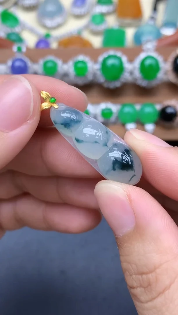 颈饰18K金镶嵌翡翠7-中国好珍宝