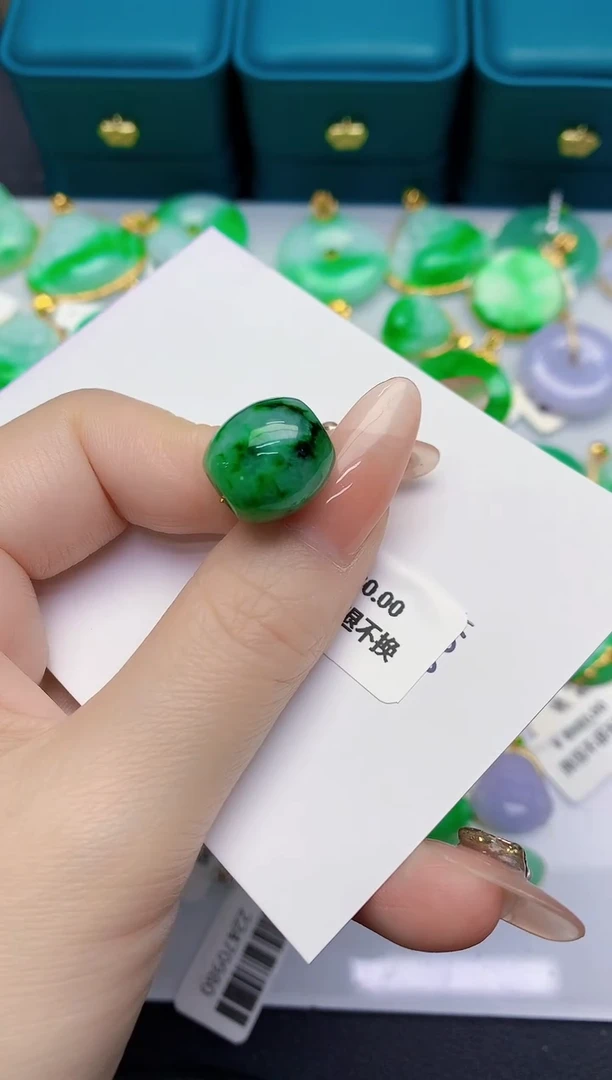 颈饰未镶嵌翡翠缅甸天然翡翠A货