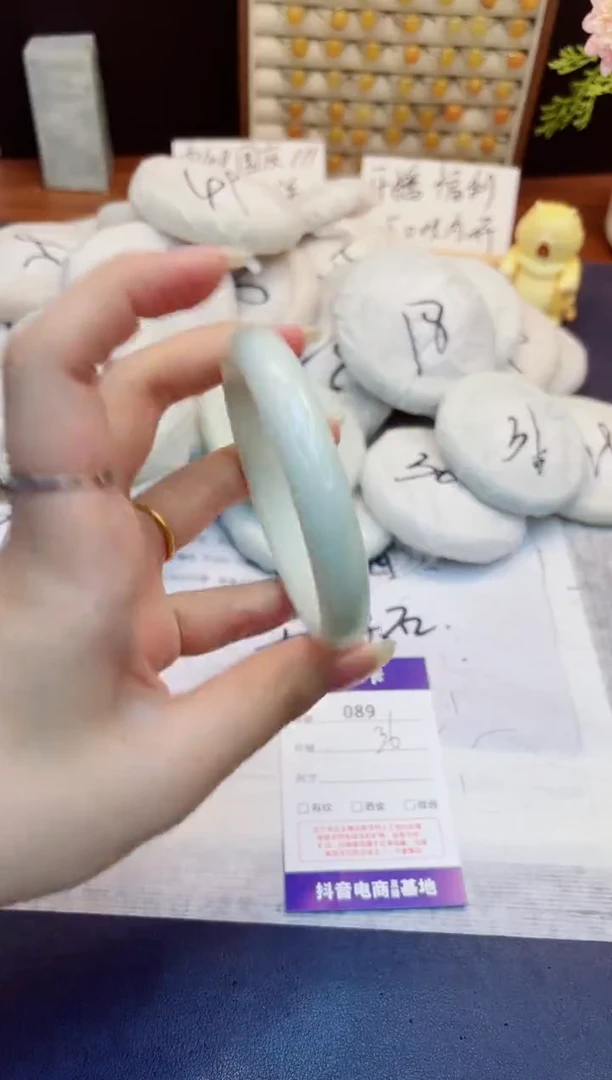 未镶嵌手镯石英质玉89-翠玉-圈口62