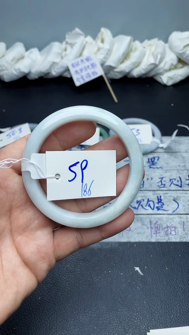 未镶嵌手镯翡翠186