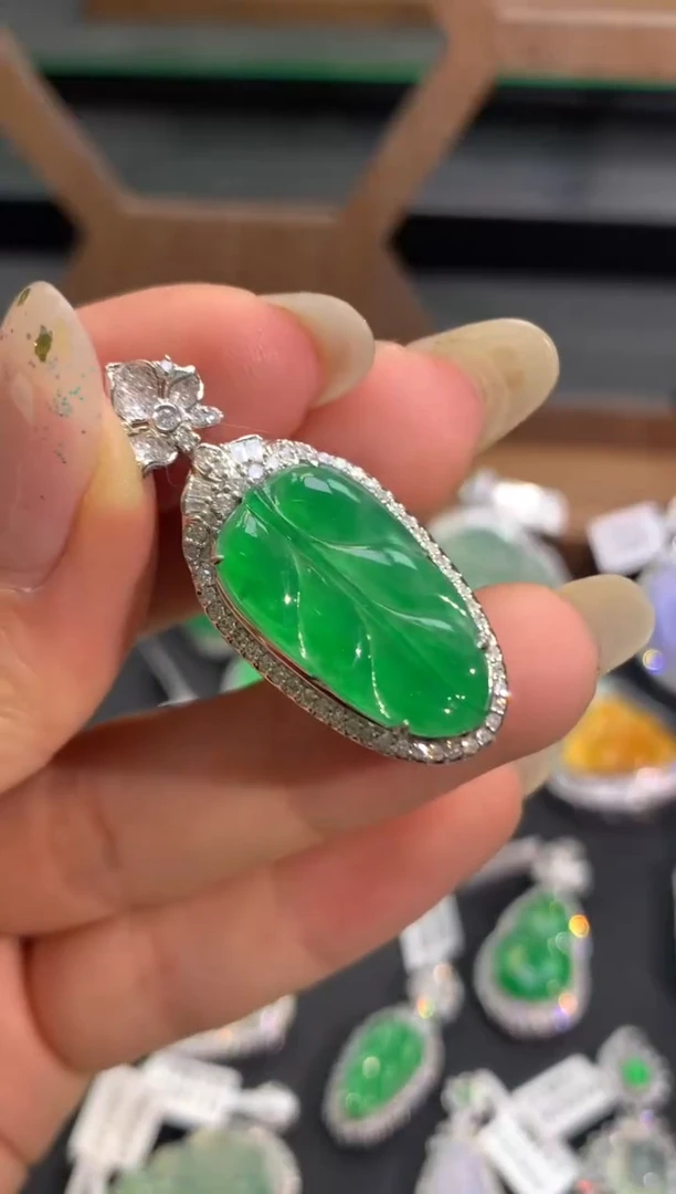 翡翠18K金镶嵌吊坠(不含链)吊坠