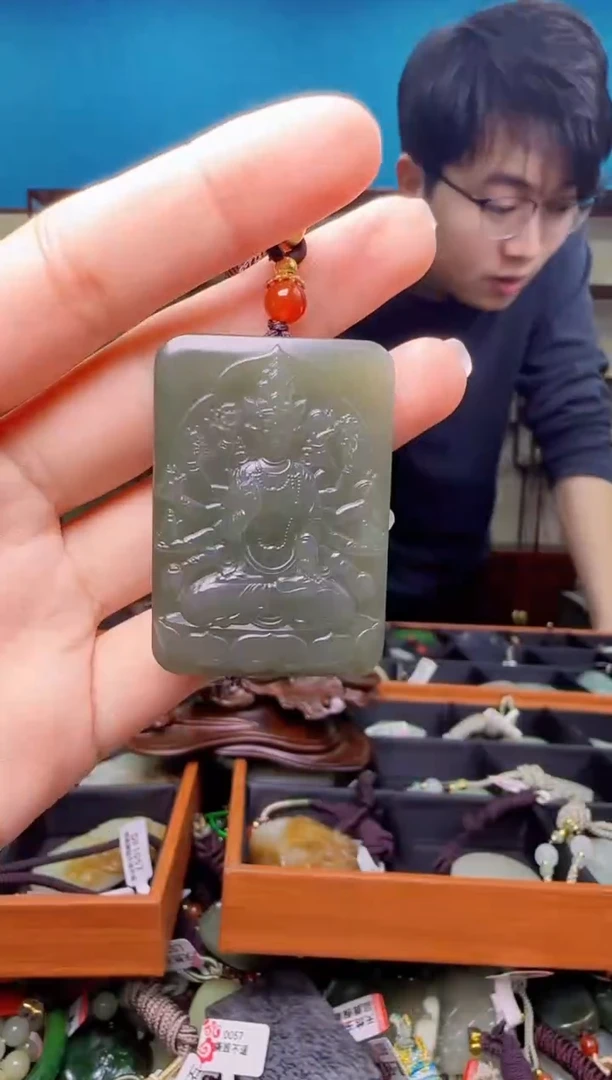 颈饰未镶嵌和田玉1