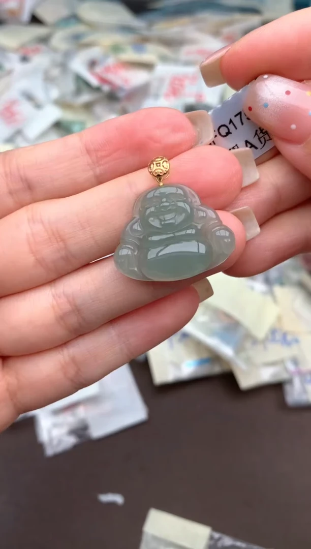 18K金镶嵌挂件翡翠一
