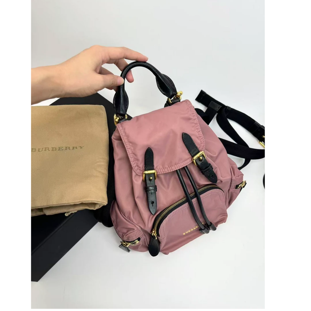 95新 BURBERRY/博柏利 【小考拉】巴宝莉 豆沙粉小号军旅系列双肩包
