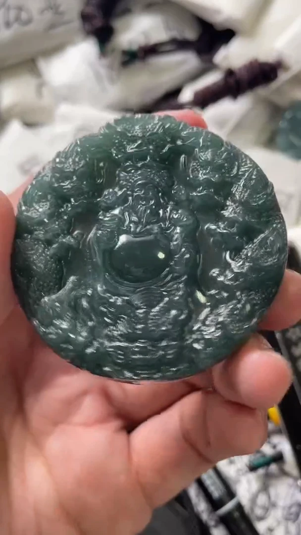 颈饰未镶嵌翡翠v