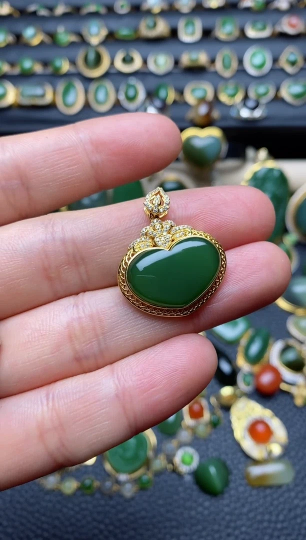 【闪购商品】和田玉吊坠18K金镶嵌吊坠