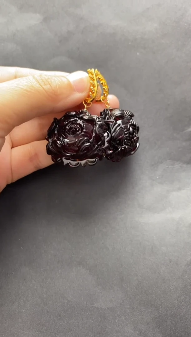 裸石琥珀未镶嵌耳坠