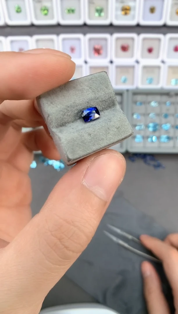 【闪购商品】定制蓝宝石裸石未镶嵌1.09ct