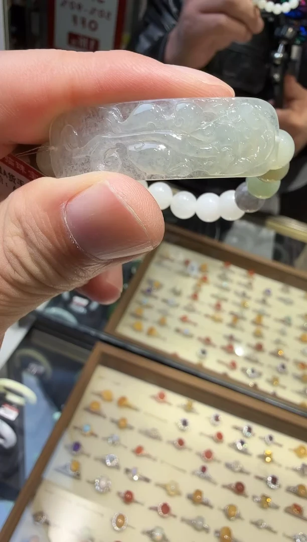 未镶嵌手链翡翠多样性发一