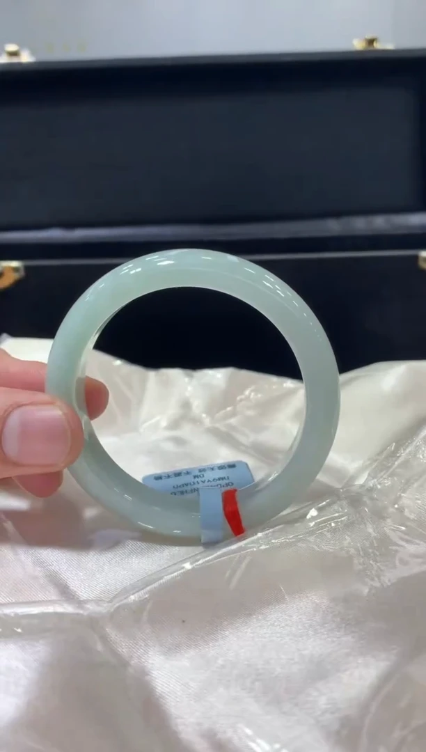 未镶嵌手镯翡翠翡翠手镯