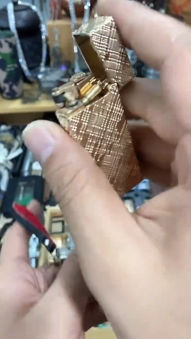 瓷片闪购商品  如图所示
