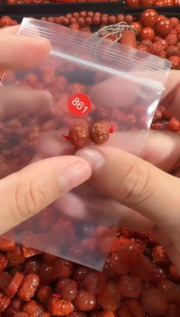 颈饰未镶嵌南红玛瑙1