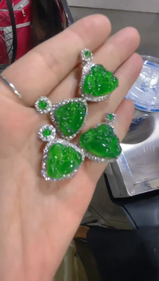 翡翠未镶嵌颈饰天然A货翡翠（多样性发货拍一件发件）