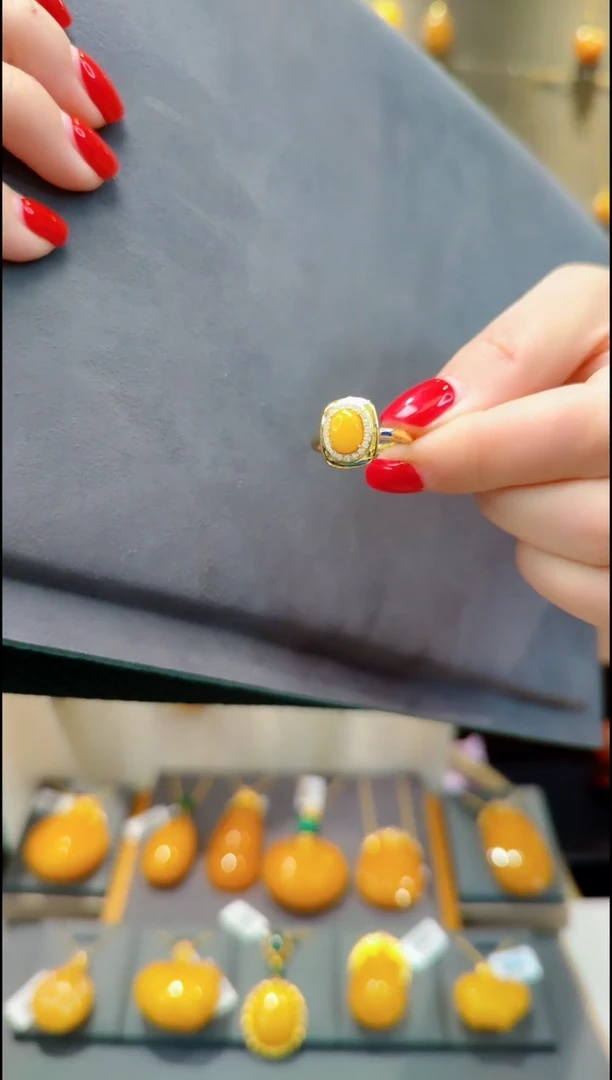 【闪购商品】蜜蜡戒指银S925镀金镶嵌H084蜜蜡戒指