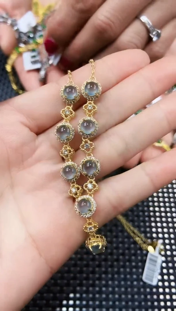 【闪购商品】翡翠颈饰未镶嵌111111111