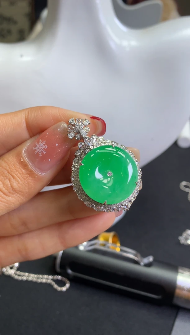 吊坠(不含链)18K金镶嵌翡翠翡翠吊坠