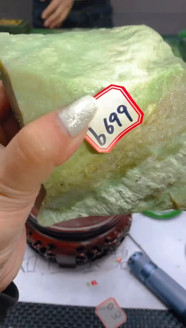 【闪购商品】和田玉未镶嵌珠宝半成品1