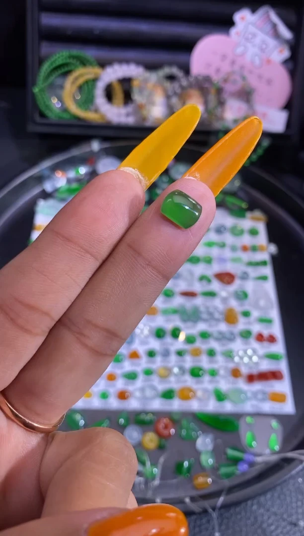 未镶嵌挂件翡翠马鞍
