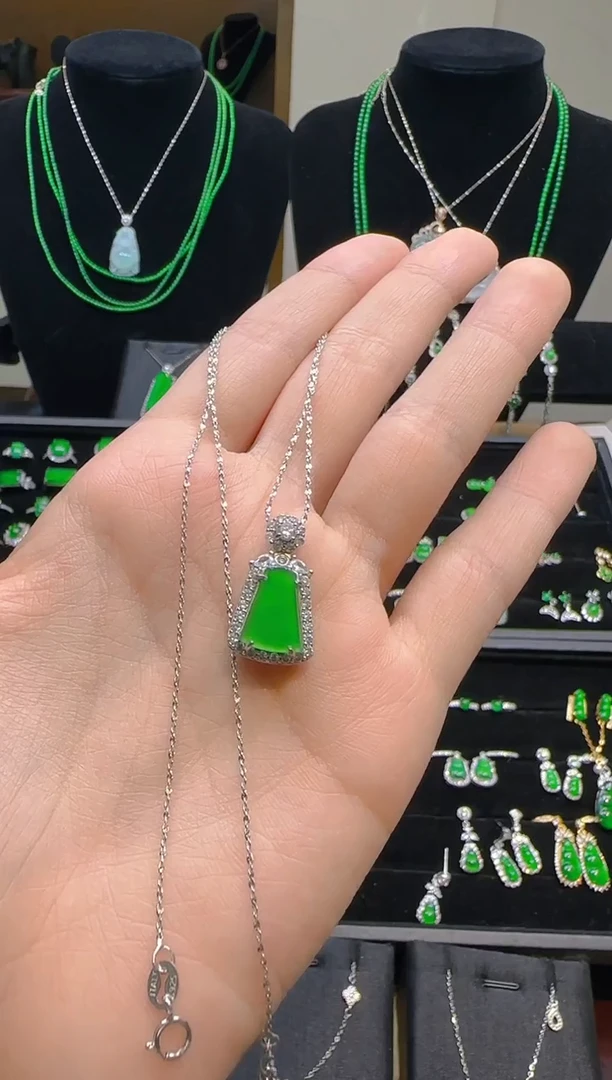 颈饰银S925镶嵌翡翠无事牌吊坠