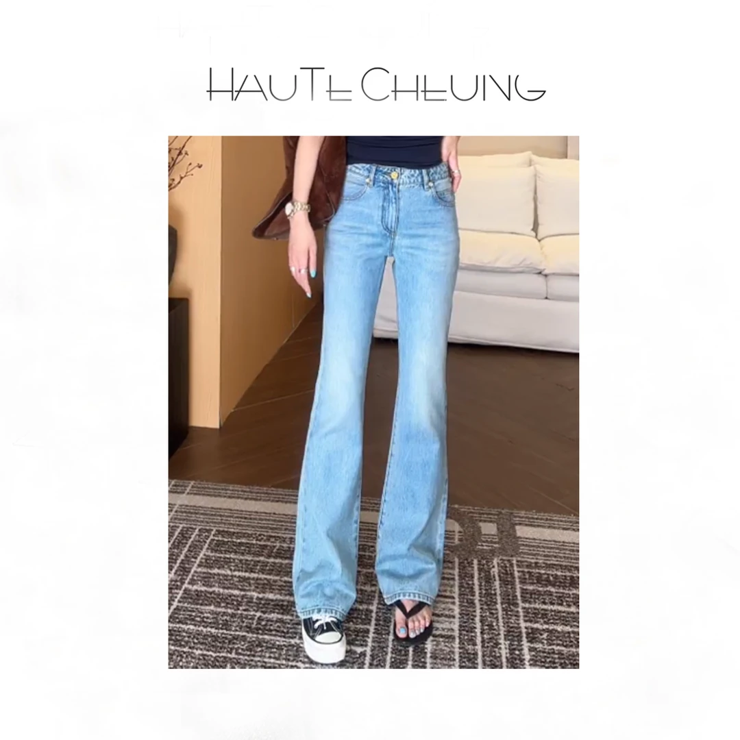 早秋 经典显瘦 巴*曼家 浅蓝色洗水 小喇叭 无弹牛仔裤B157