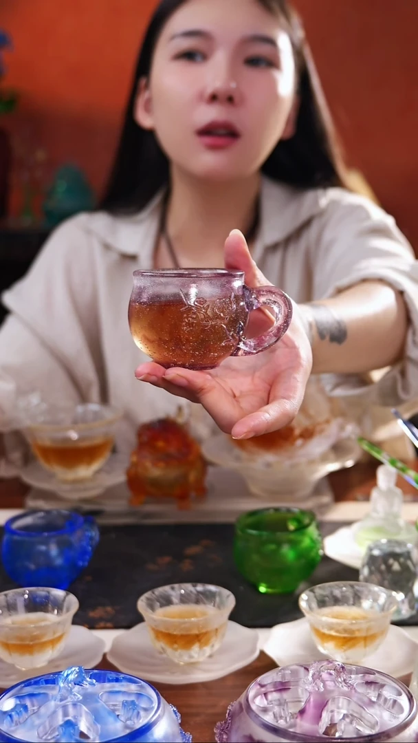 古法琉璃紫色梅花侧把杯