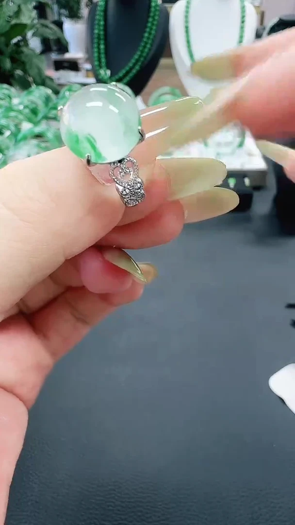 未镶嵌1石英质玉（非洲翠）/7620