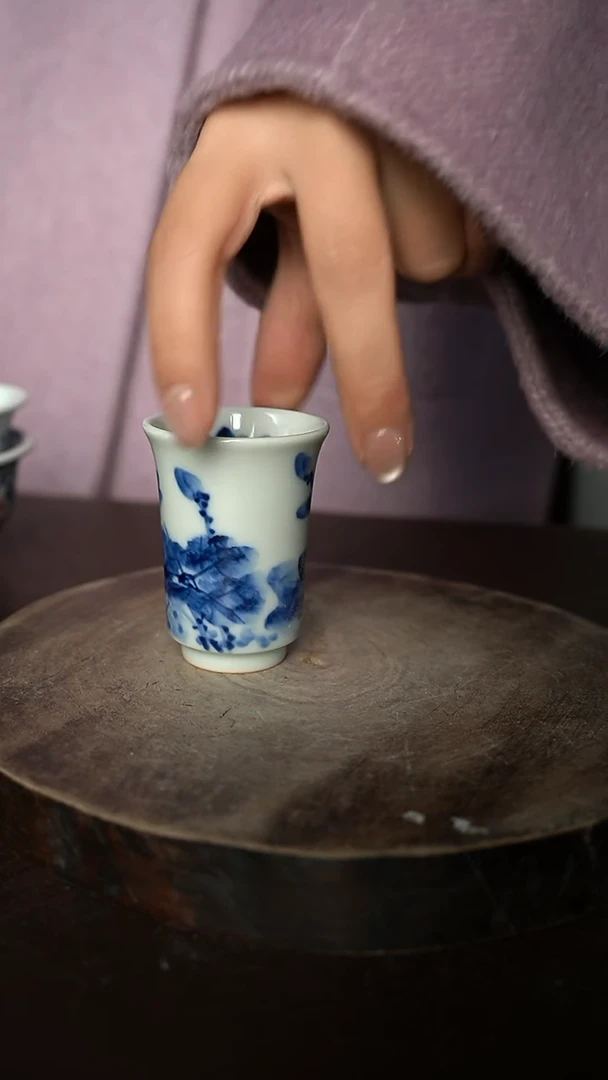 【闪购商品】微瑕福利-柴窑荷塘闻香杯