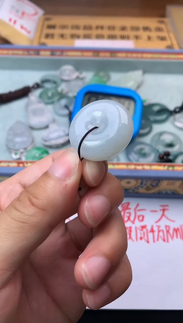 定制翡翠未镶嵌?**多毛货不退不换