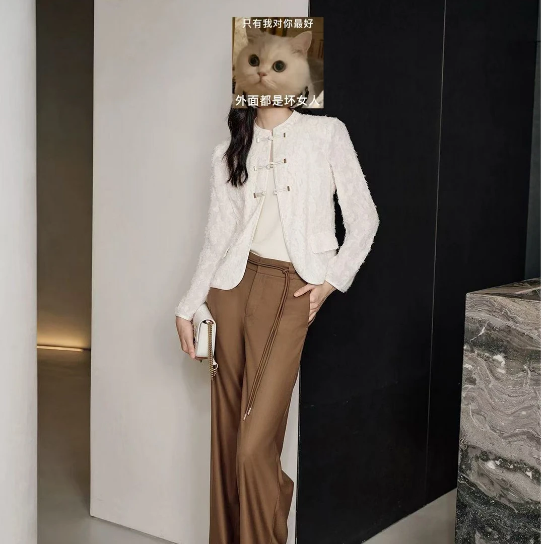 《清清精选》小立领盘扣提花剪花压褶短外套2024年秋冬新款