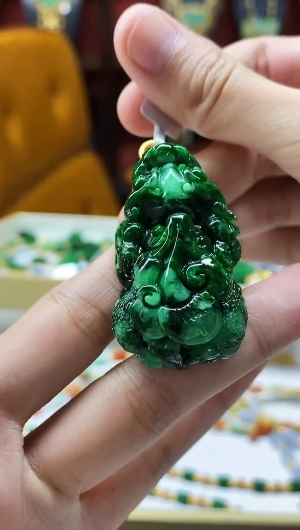 颈饰未镶嵌翡翠吊坠