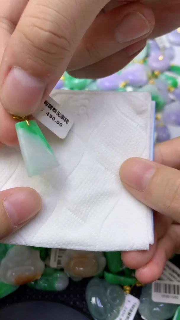 颈饰未镶嵌翡翠天然缅甸翡翠A货