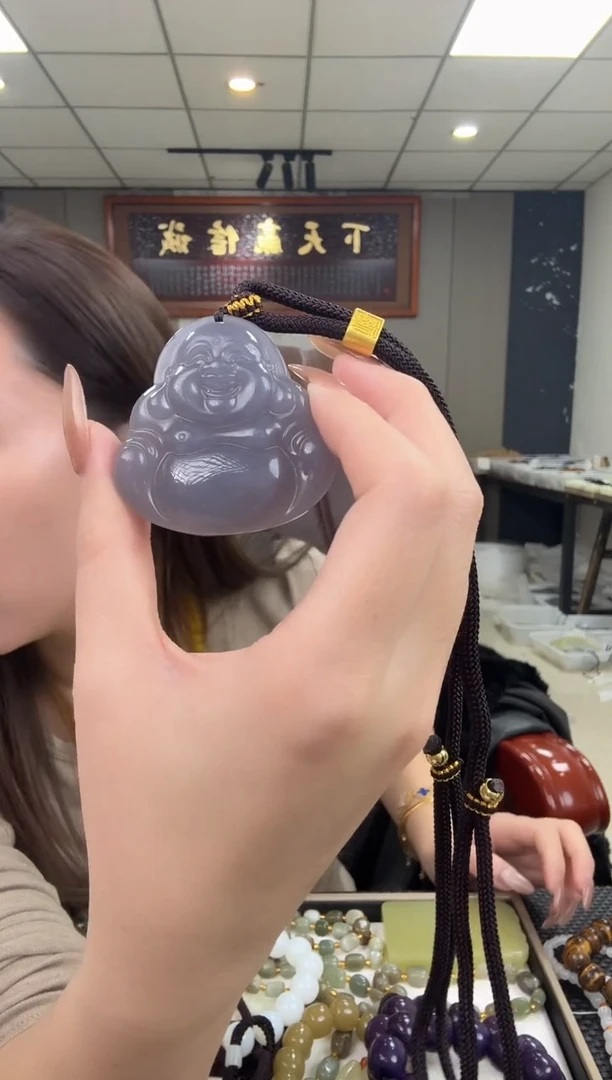 吊坠(不含链)未镶嵌透闪石质玉烟紫佛公
