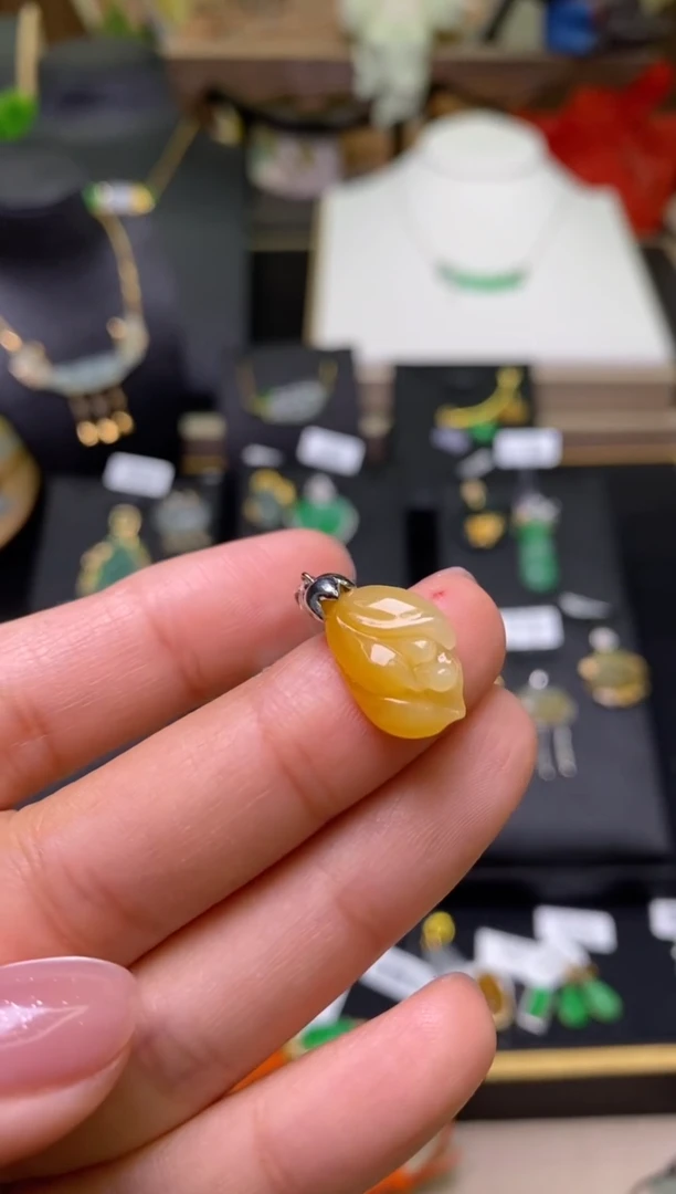 【闪购商品】翡翠颈饰18K金镶嵌净货17980