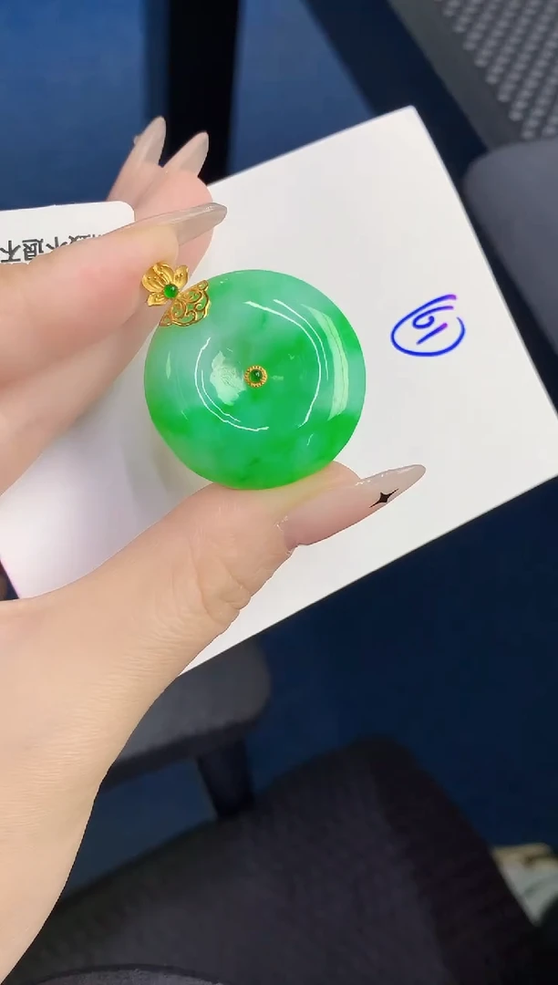 颈饰18K金镶嵌翡翠缅甸天然翡翠A货