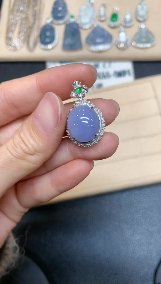 【闪购商品】翡翠吊坠(不含链)18K金镶嵌蛋面【无服务费